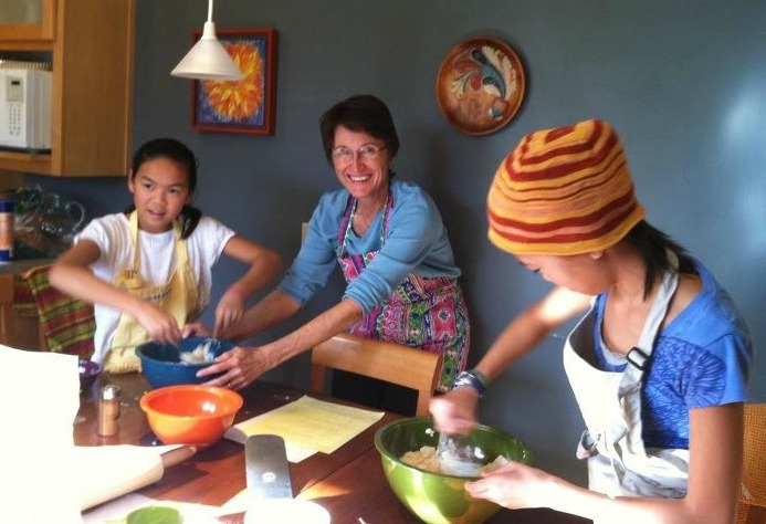 Rebecca & 2 young friends make pie