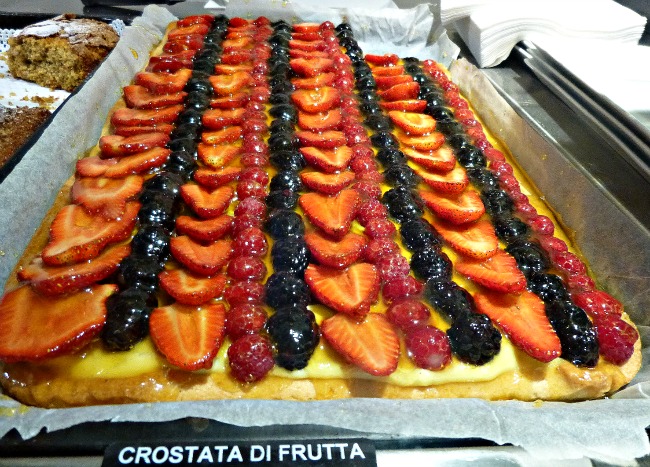Fruit tarts and baguettes, oh my!